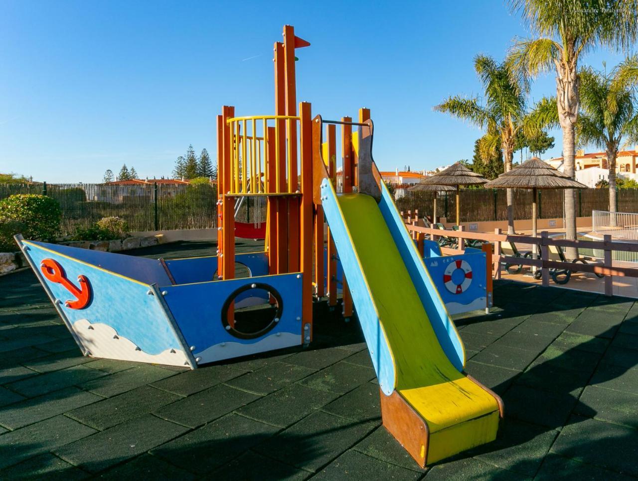 Luzbay Pool Apartments エクステリア 写真
