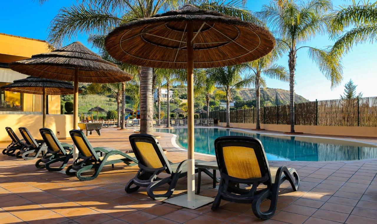 Luzbay Pool Apartments エクステリア 写真