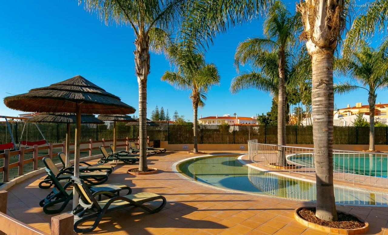 Luzbay Pool Apartments エクステリア 写真