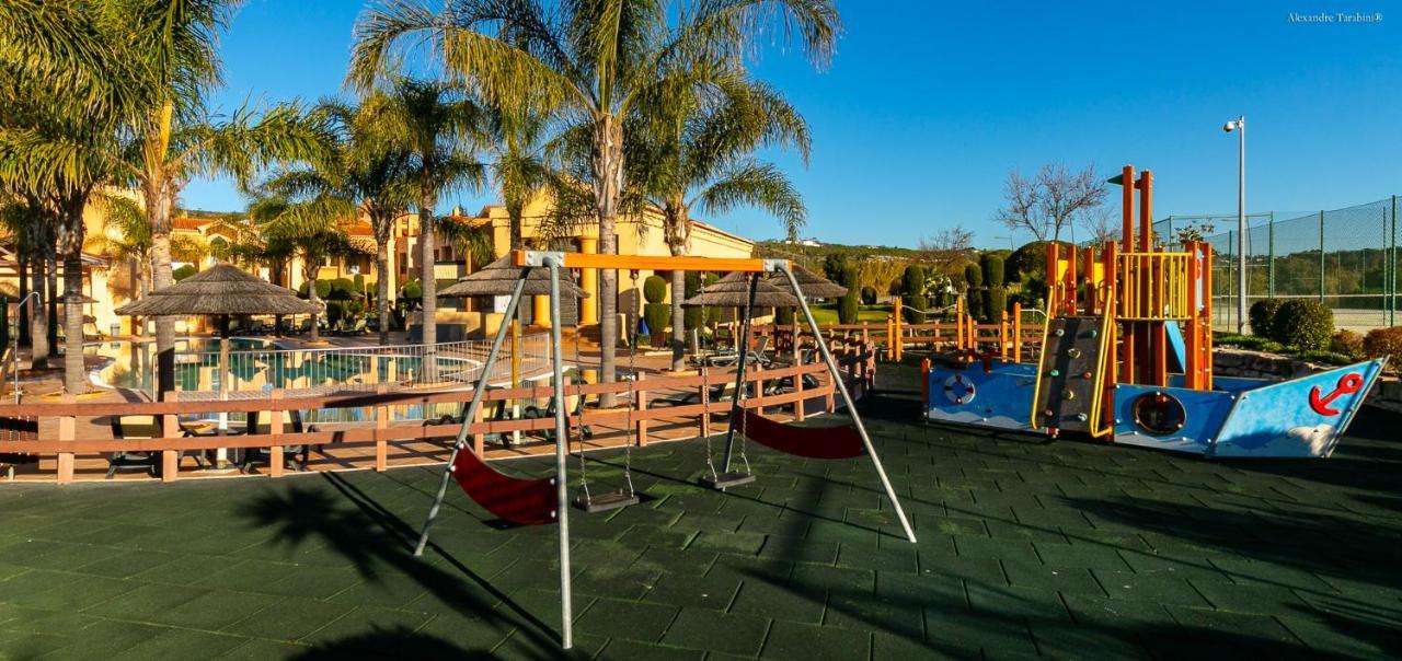 Luzbay Pool Apartments エクステリア 写真