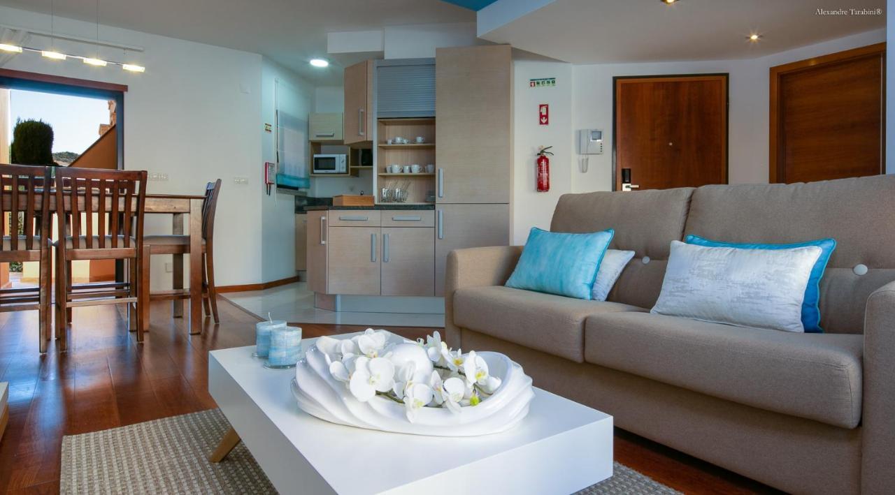 Luzbay Pool Apartments エクステリア 写真
